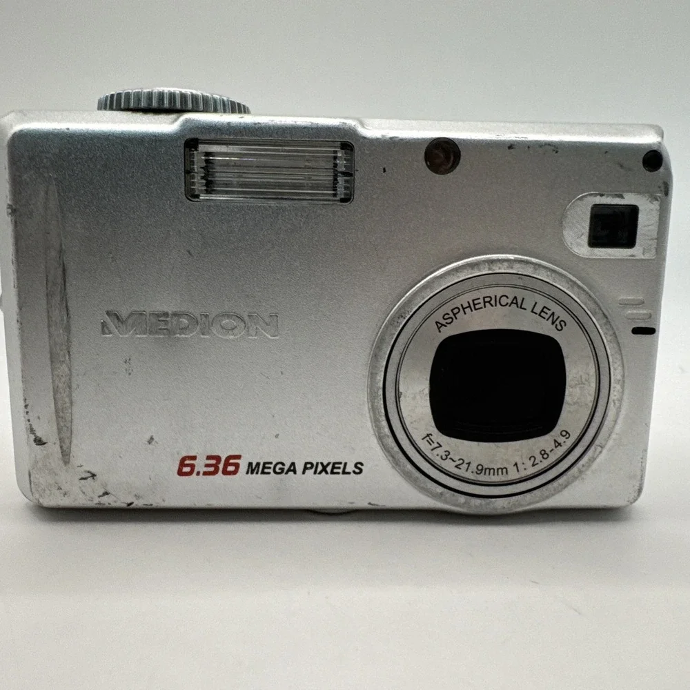 Medion Digital Camera MD41856 6.3MP Silver Untested